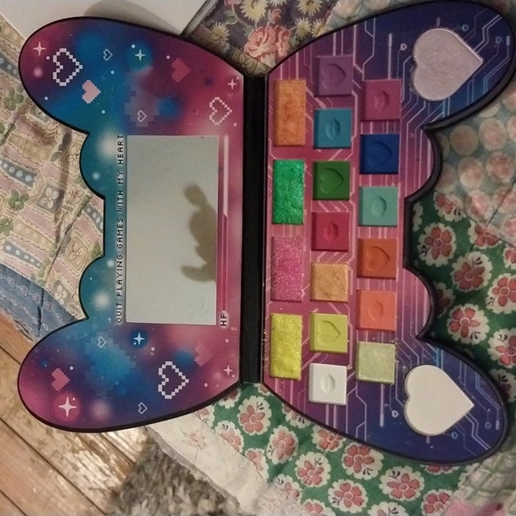 spoiled lips cosmetics - Picture 2 of 3